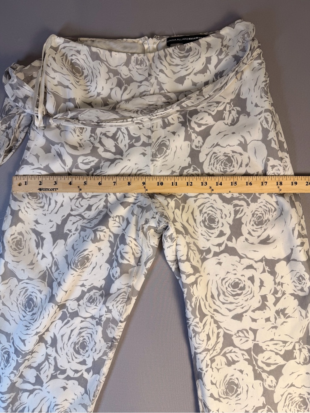Linda Allard Ellen Tracy Size 2 100% Silk Pants Vintage Grey and White Floral - Picture 9 of 13